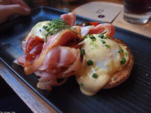 Keto Speck-Ei-Muffins frisch aus dem Ofen