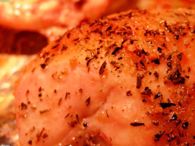 Keto Haehnchenschenkel mit Knoblauchbutter